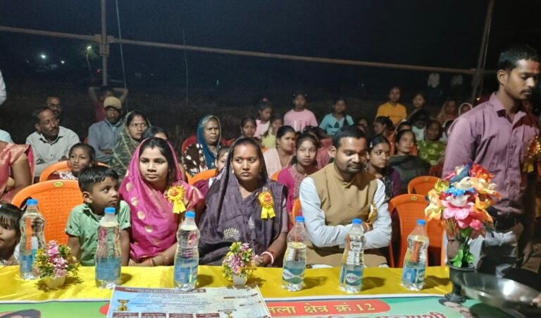 जिला पंचायत क्षेत्र क्रमांक 3 के प्रत्याशी सावित्री अजय कंवर को क्षेत्र के जनता से मिल रही अपार जन समर्थन